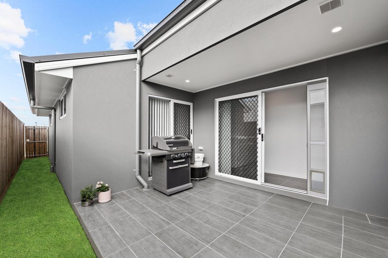 Photo - 21 Lemon Myrtle Lane, Ripley QLD 4306 - Image 18