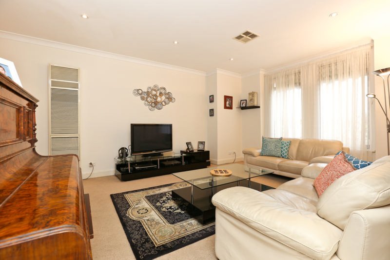 Photo - 21 Lennox Street, Campbelltown SA 5074 - Image 2