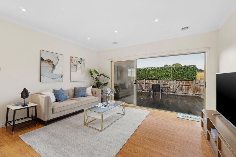 Photo - 2/1 Leslie Court, Clayton South VIC 3169 - Image 2