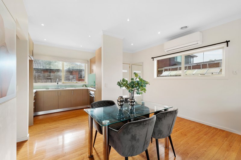 Photo - 2/1 Leslie Court, Clayton South VIC 3169 - Image 4