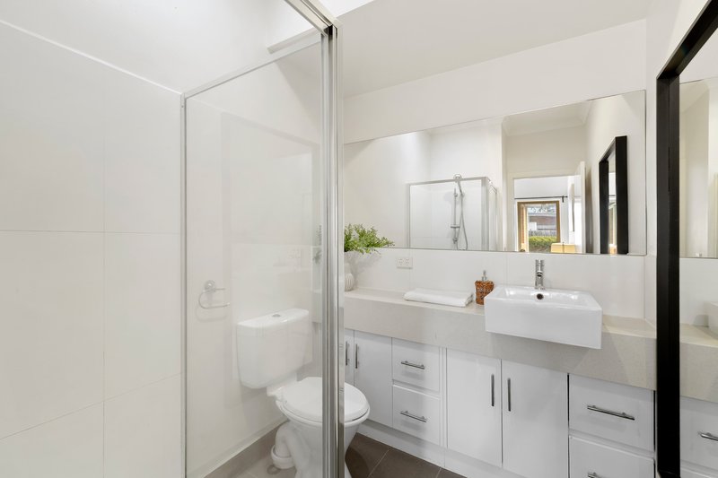 Photo - 2/1 Leslie Court, Clayton South VIC 3169 - Image 8