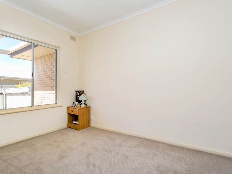 Photo - 2/1 Leven Avenue, Seaton SA 5023 - Image 9