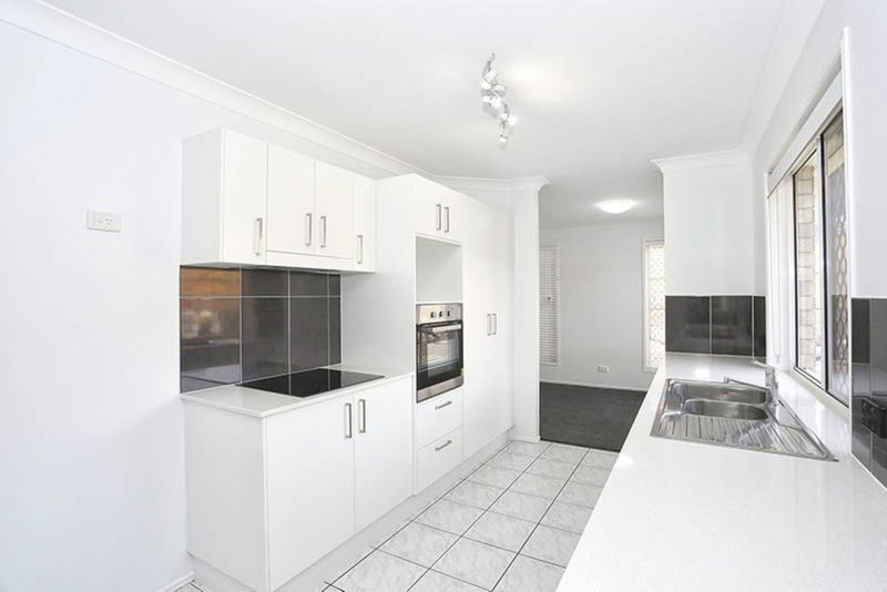 Photo - 21 Lewis Place, Calamvale QLD 4116 - Image 2