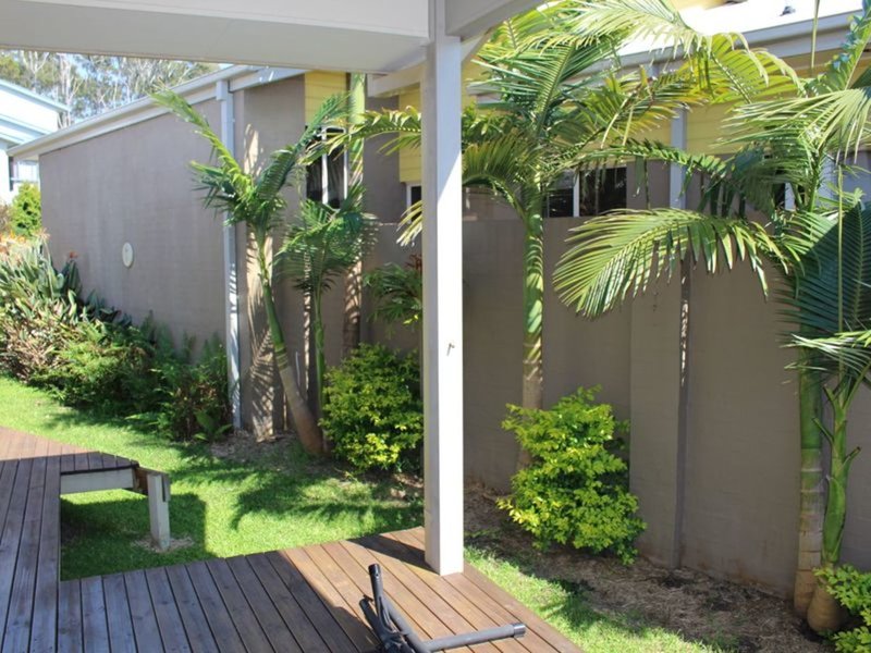 Photo - 2/1 Lilly Pilly Place, Hallidays Point NSW 2430 - Image 5