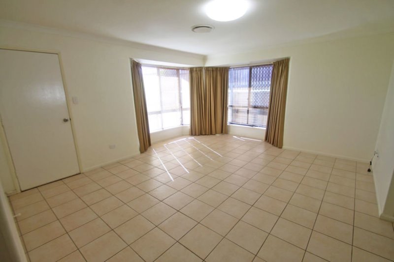 Photo - 21 Linhow Crescent, Clinton QLD 4680 - Image 3