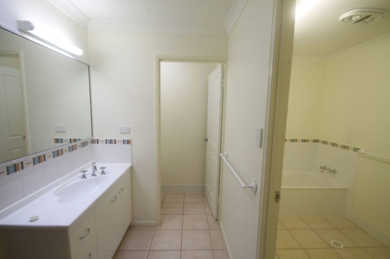 Photo - 21 Linhow Crescent, Clinton QLD 4680 - Image 14