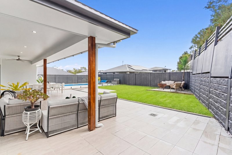 Photo - 21 Looby Crescent, Pimpama QLD 4209 - Image 11