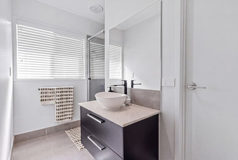 Photo - 21 Looby Crescent, Pimpama QLD 4209 - Image 21