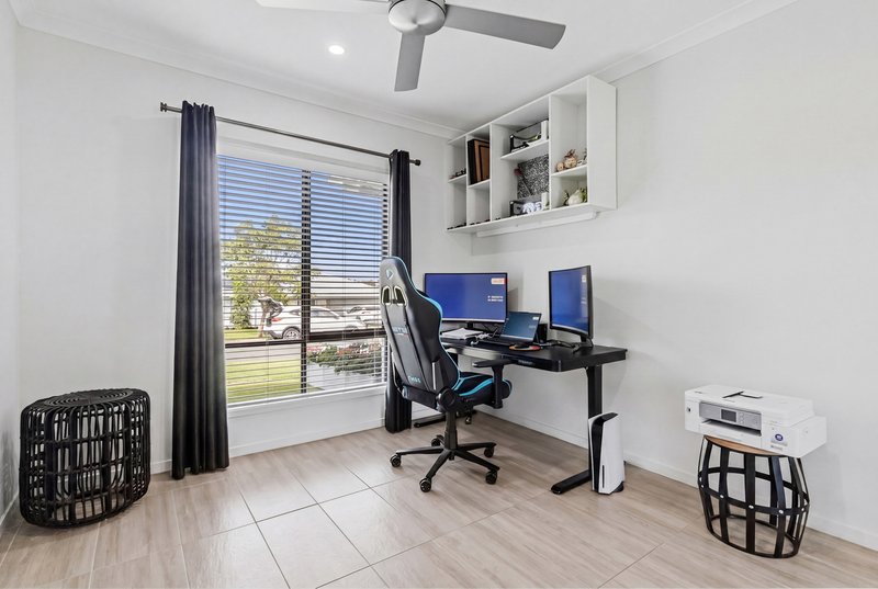 Photo - 21 Looby Crescent, Pimpama QLD 4209 - Image 24