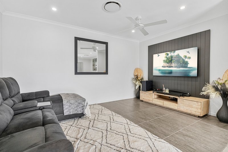 Photo - 21 Looby Crescent, Pimpama QLD 4209 - Image 25