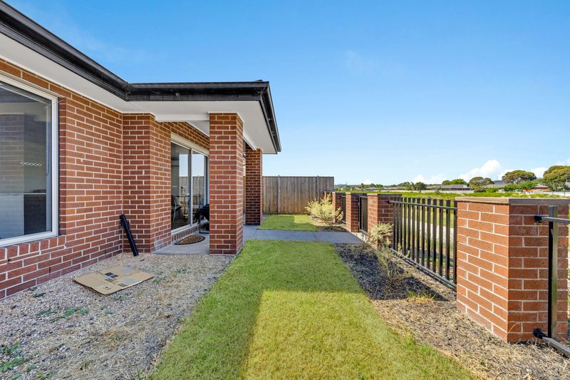 Photo - 21 Lorimer Street, Berwick VIC 3806 - Image 7