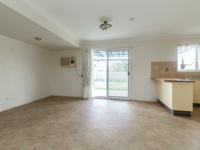 Photo - 21 Love Street, Crestmead QLD 4132 - Image 5