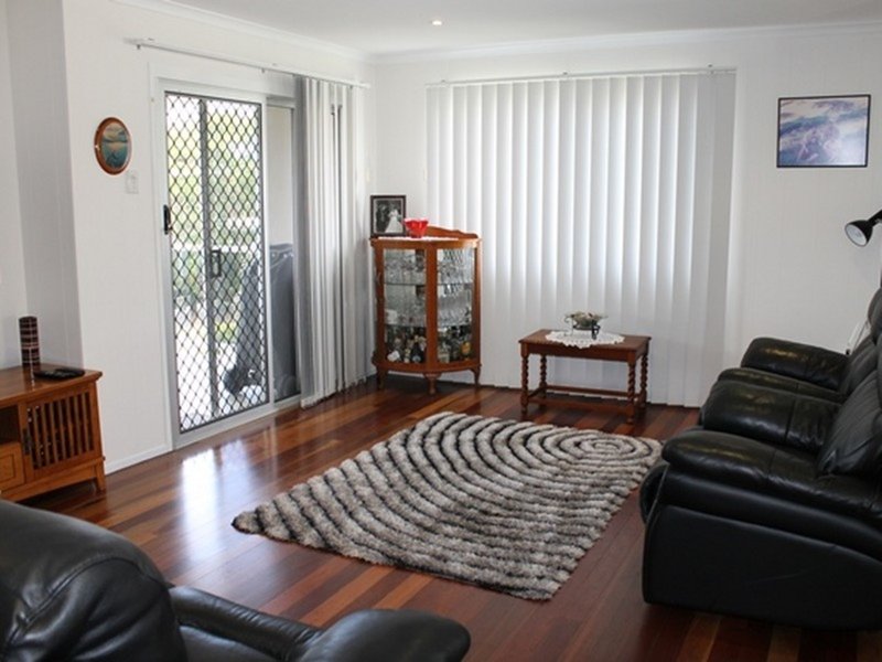 Photo - 21 Macedon Street, Tannum Sands QLD 4680 - Image 4