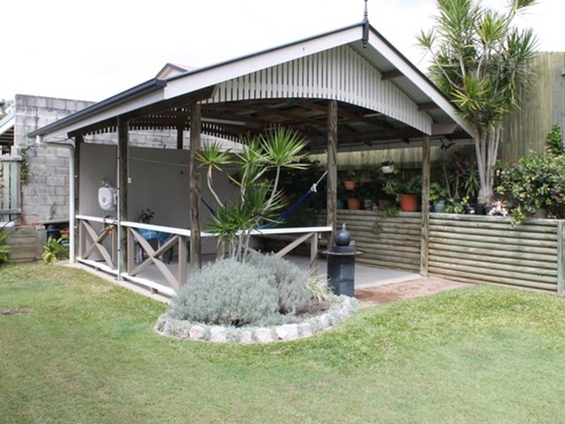 Photo - 21 Macedon Street, Tannum Sands QLD 4680 - Image 11