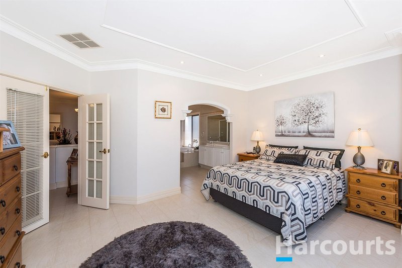 Photo - 21 Macquarie Drive, Coodanup WA 6210 - Image 3