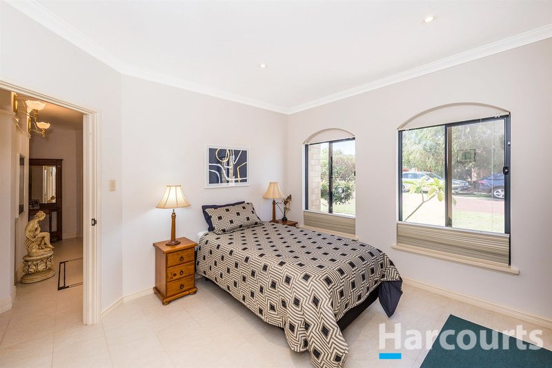 Photo - 21 Macquarie Drive, Coodanup WA 6210 - Image 6