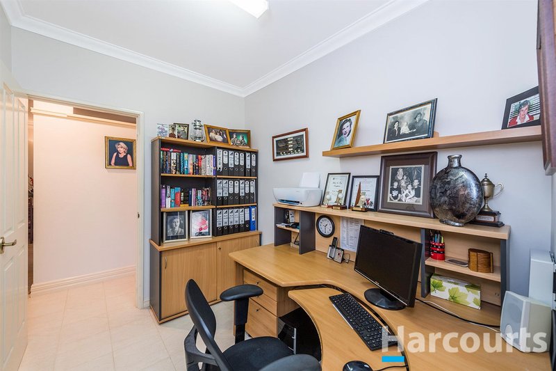 Photo - 21 Macquarie Drive, Coodanup WA 6210 - Image 17