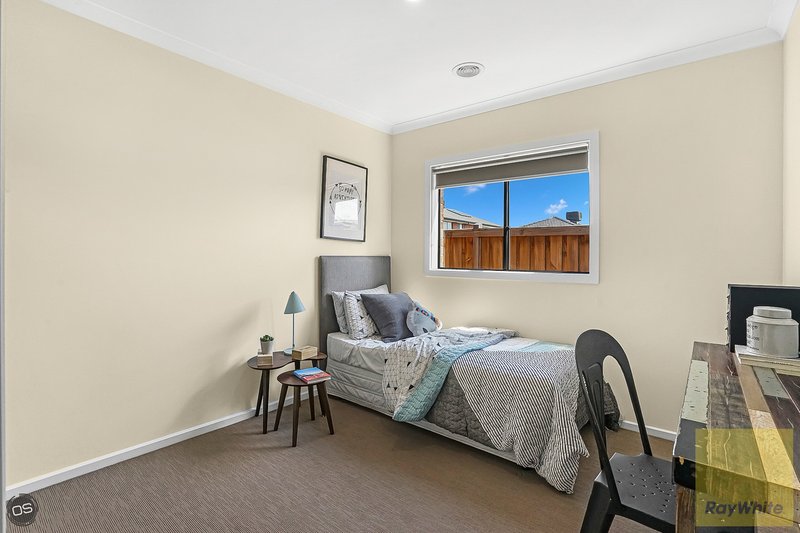 Photo - 21 Madden Boulevard, Tarneit VIC 3029 - Image 3