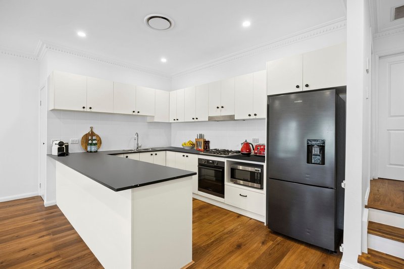 Photo - 2/1 Magdala Road, North Ryde NSW 2113 - Image 10