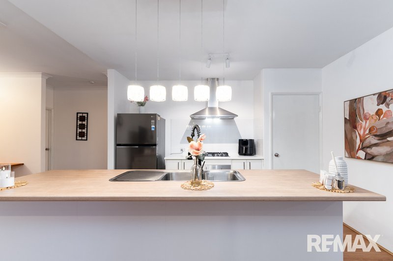 Photo - 21 Malmaison Way, Landsdale WA 6065 - Image 10