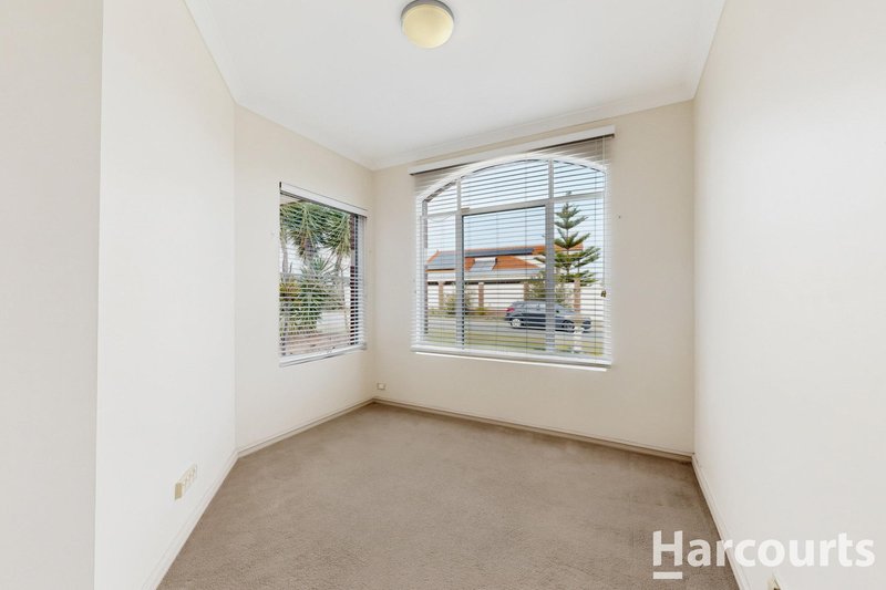 Photo - 21 Manhattan Avenue, Iluka WA 6028 - Image 4