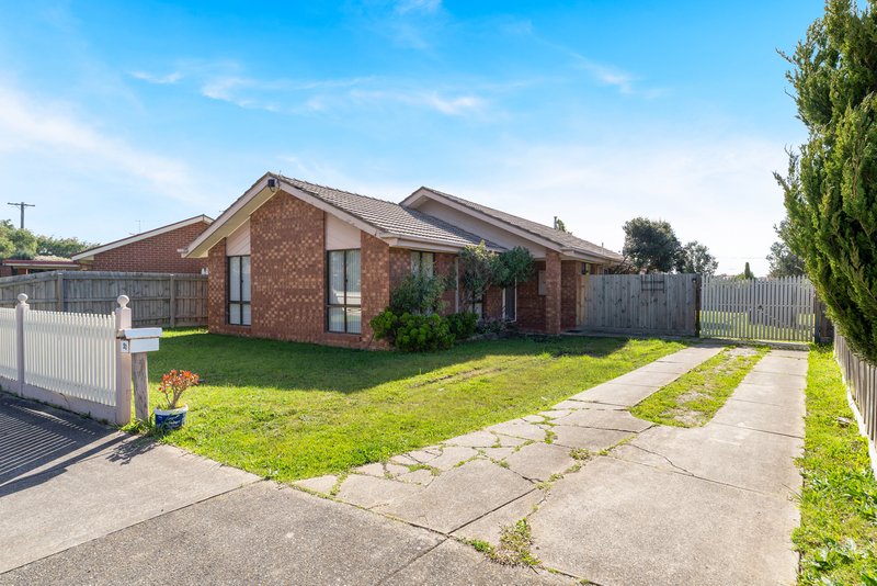 Photo - 21 Manningtree Parade, Craigieburn VIC 3064 - Image 1