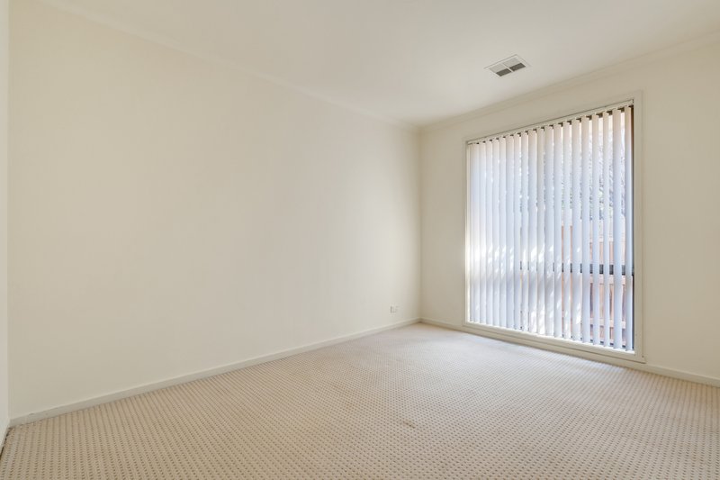 Photo - 21 Manningtree Parade, Craigieburn VIC 3064 - Image 14