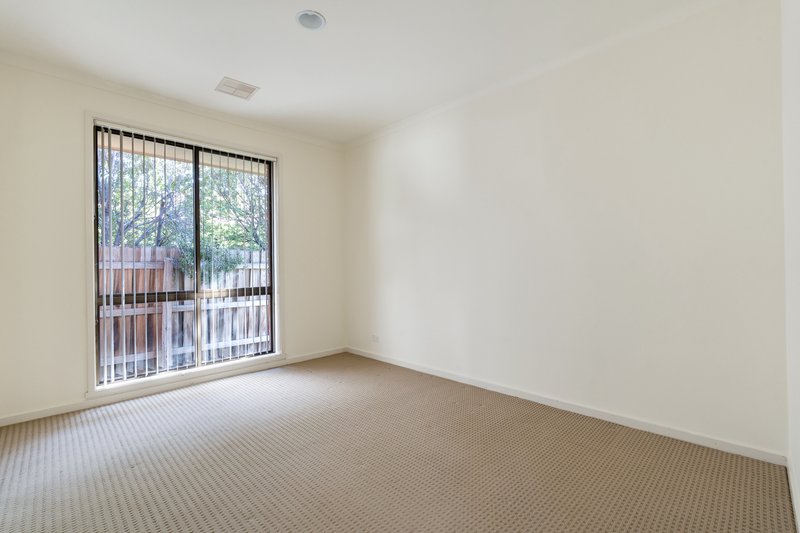 Photo - 21 Manningtree Parade, Craigieburn VIC 3064 - Image 16