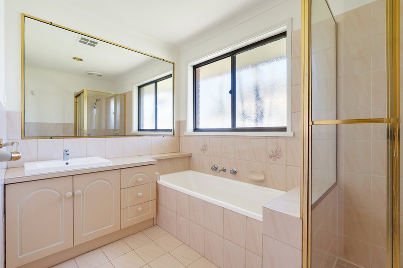 Photo - 21 Manningtree Parade, Craigieburn VIC 3064 - Image 18