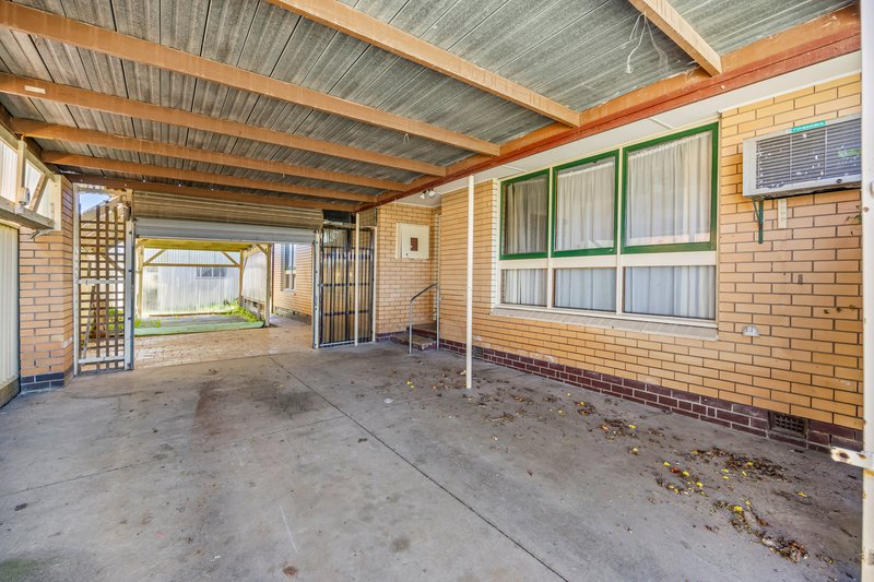 Photo - 21 Margaret Street, Wendouree VIC 3355 - Image 9