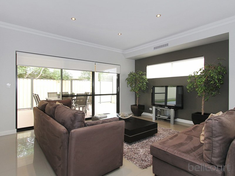 Photo - 21 Marginson Drive, Landsdale WA 6065 - Image 10