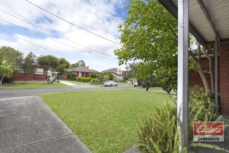 Photo - 21 Marina Crescent, Greenacre NSW 2190 - Image 4