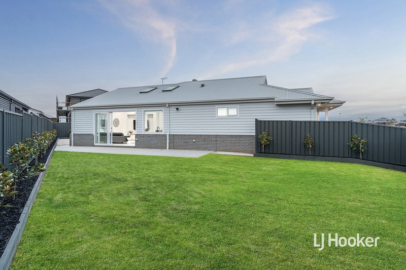 Photo - 21 Maroon Street, Tarneit VIC 3029 - Image 18