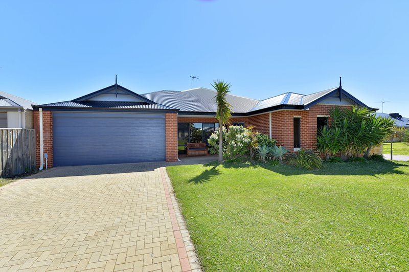 Photo - 21 Marsdenia Road, Halls Head WA 6210 - Image 15