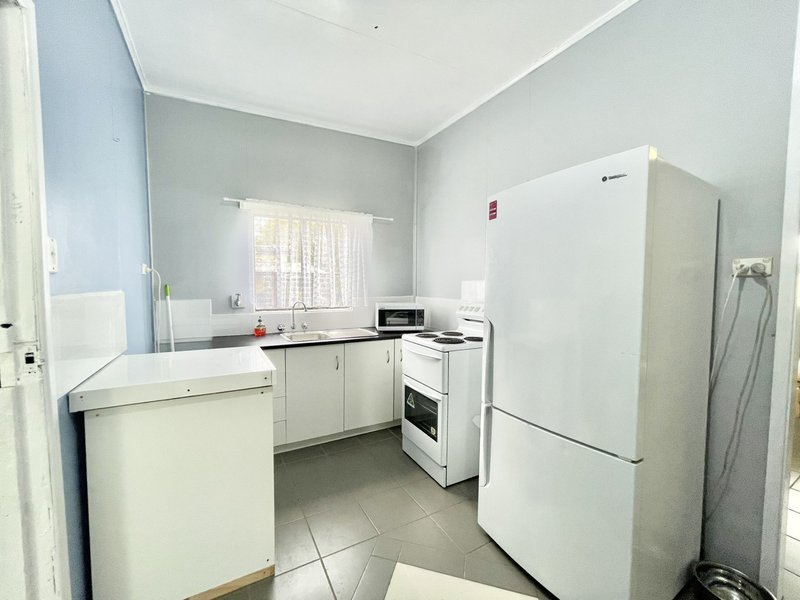 Photo - 21 Martin Street, Bororen QLD 4678 - Image 6