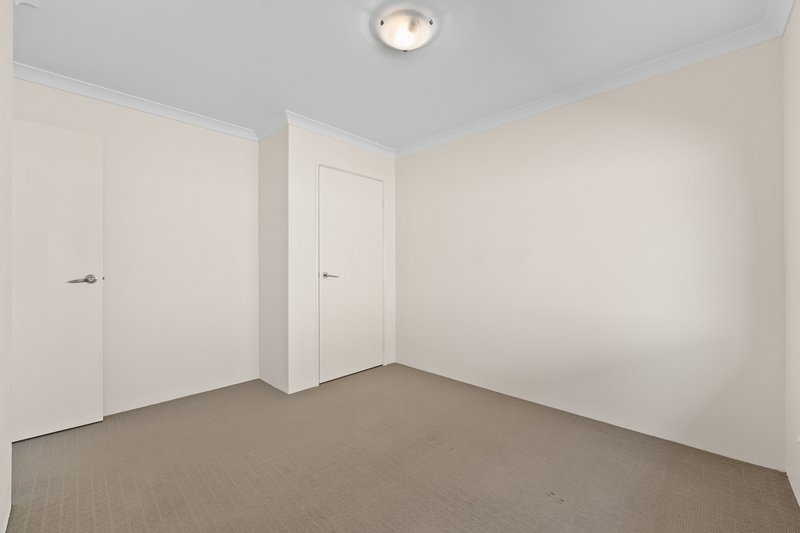 Photo - 21 Martindale Road, Baldivis WA 6171 - Image 22