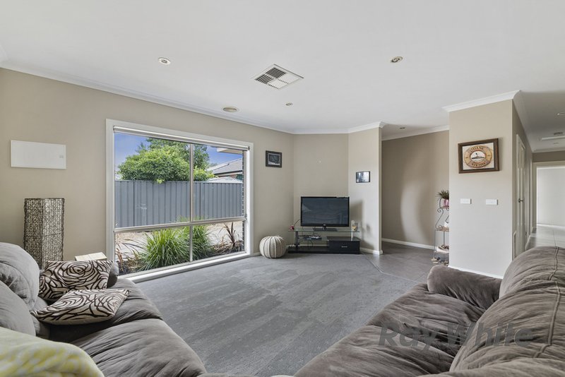 Photo - 2/1 Mary Street, Benalla VIC 3672 - Image 4