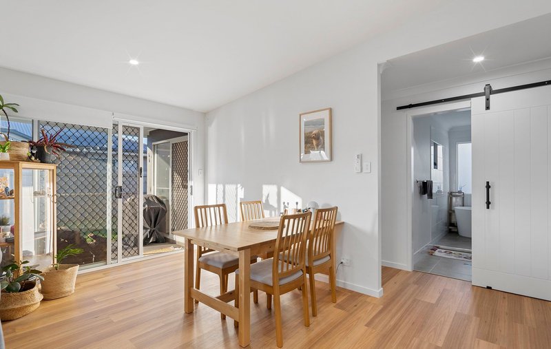 Photo - 21 Matasha Crescent, Pimpama QLD 4209 - Image 3
