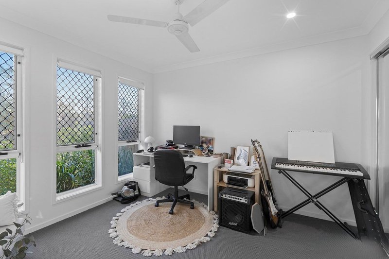 Photo - 21 Matasha Crescent, Pimpama QLD 4209 - Image 5