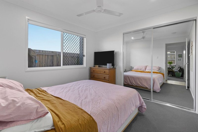 Photo - 21 Matasha Crescent, Pimpama QLD 4209 - Image 7