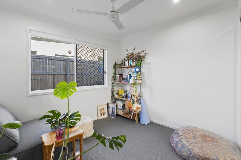 Photo - 21 Matasha Crescent, Pimpama QLD 4209 - Image 8