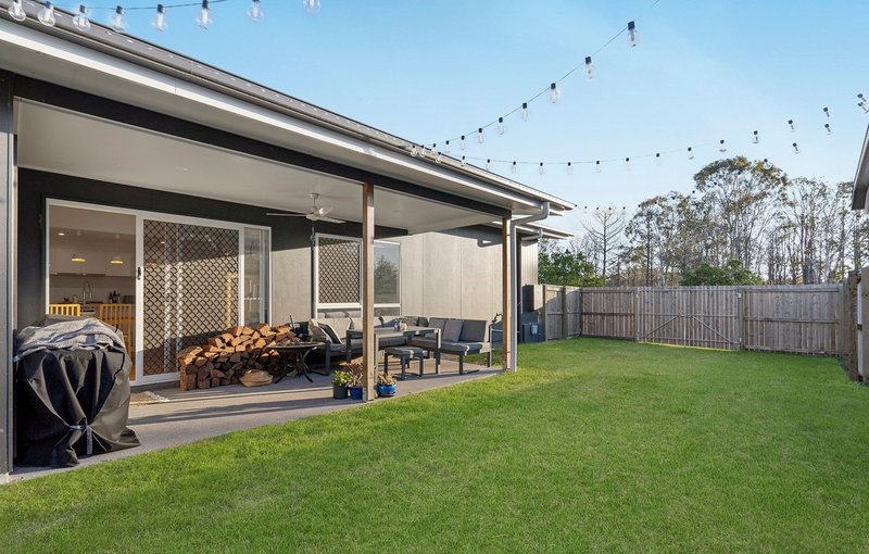 Photo - 21 Matasha Crescent, Pimpama QLD 4209 - Image 11