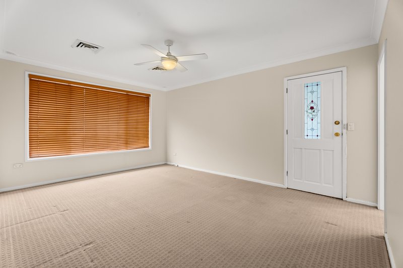 Photo - 21 Mazepa Avenue, South Penrith NSW 2750 - Image 4