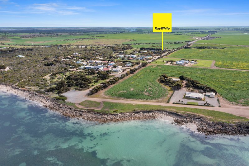 Photo - 21 Mceacherns Beach Road, Port Moorowie SA 5576 - Image 6