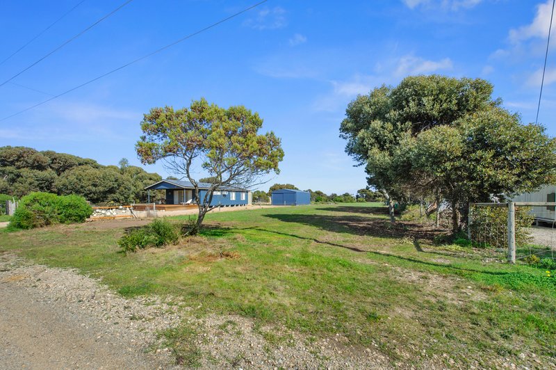 Photo - 21 Mceacherns Beach Road, Port Moorowie SA 5576 - Image 9