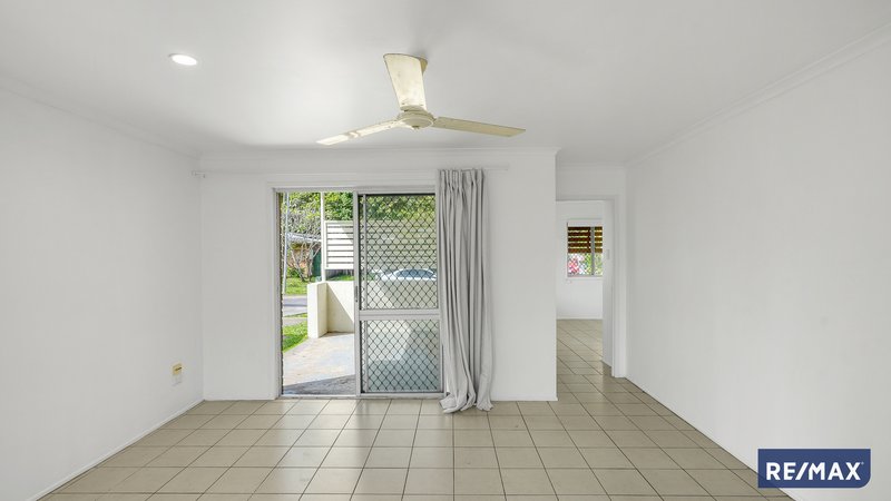 Photo - 21 Mcewen Street, Mooroobool QLD 4870 - Image 7