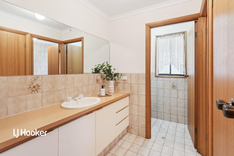 Photo - 21 Mcgill Crescent, Para Hills SA 5096 - Image 17