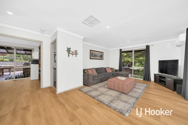 Photo - 21 Mckenzie Lane, Narre Warren North VIC 3804 - Image 2