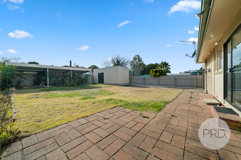 Photo - 21 Menzies Avenue, Kooringal NSW 2650 - Image 10