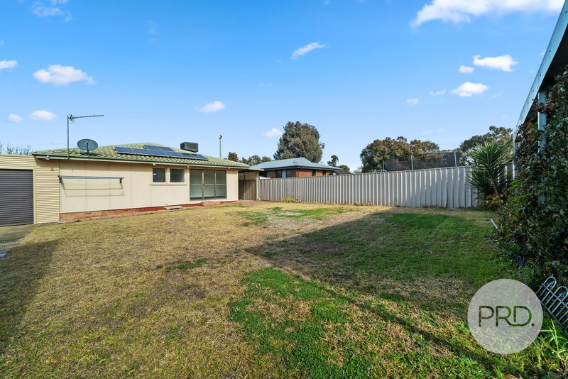 Photo - 21 Menzies Avenue, Kooringal NSW 2650 - Image 12